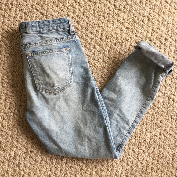Abercrombie & Fitch Mid-Rise Straight Leg Jeans - Picture 2 of 4